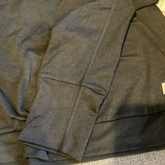 Vuori Women’s Halo Essential Hoodie NWT - Picture 8 of 9